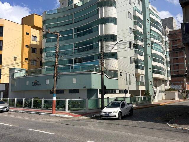 Apartamento para Venda em Navegantes - 2